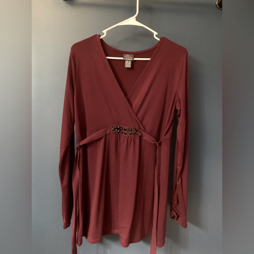 Long Sleeve Motherhood Maternity Top (Size Small)